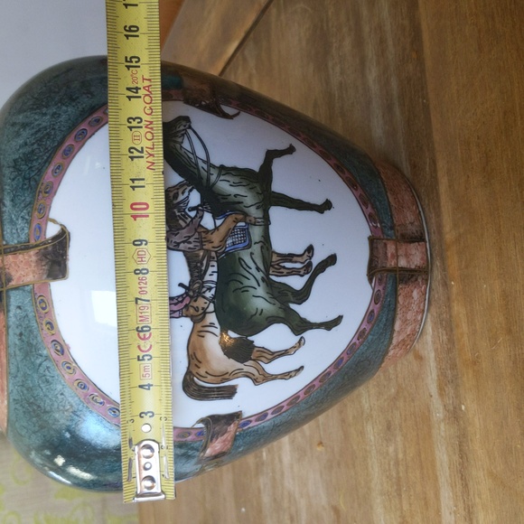 Vintage WBI Porcelain Chinese Equestrian Vase - Picture 9 of 11